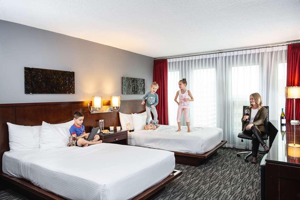 Matrix Hotel Edmonton Room photo